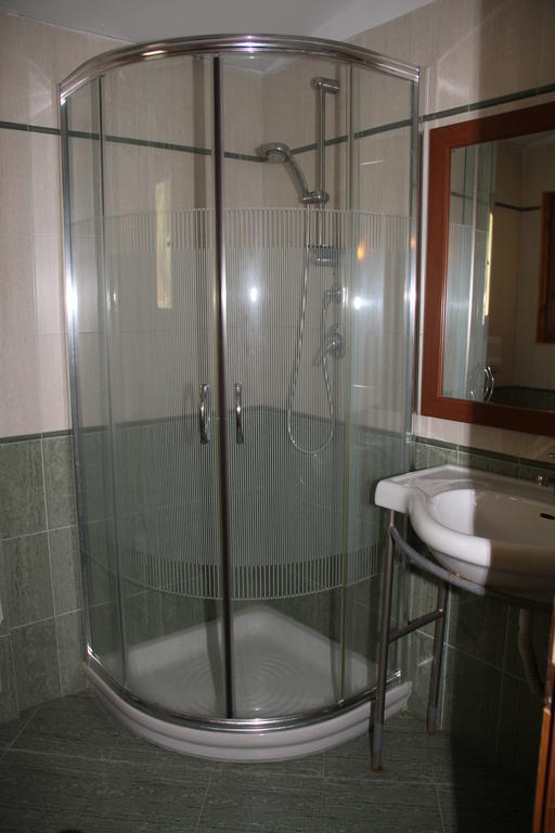 Hotel Adriatik 2 Škalngur Rum bild
